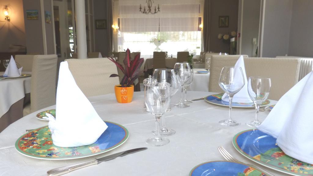 Hotel Restaurant "Le Relais" Courtenay  Pokój zdjęcie