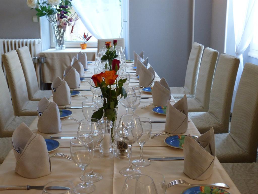 Hotel Restaurant "Le Relais" Courtenay  Pokój zdjęcie