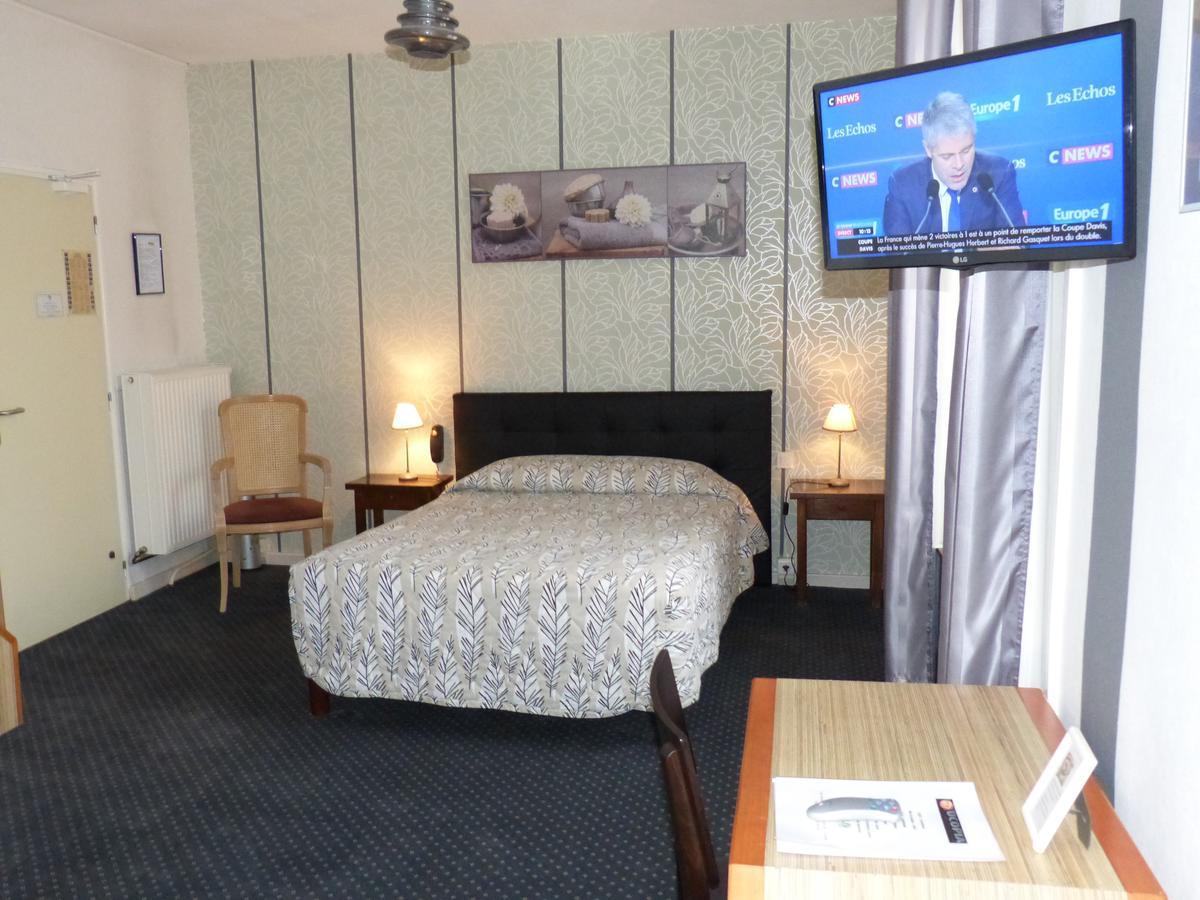 Hotel Restaurant "Le Relais" Courtenay  Zewnętrze zdjęcie